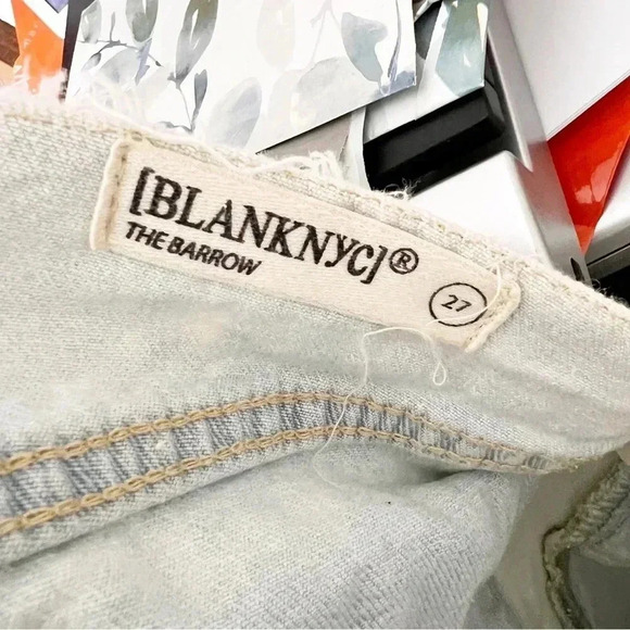 Blank NYC Light Wash The Barrow Vintage High Rise Jean Shorts, Size 27 - Picture 7 of 10
